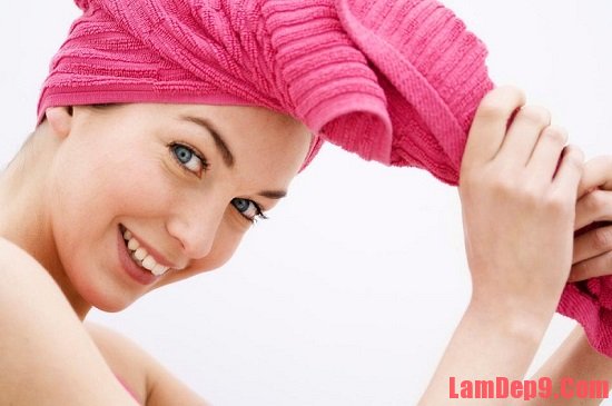 Sử dụng dầu dưỡng âm để chăm sóc tóc tốt hơm, mềm mượt hơn